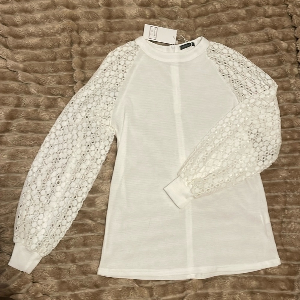 Miholl long sleeve blouse, white. Size medium. NWT